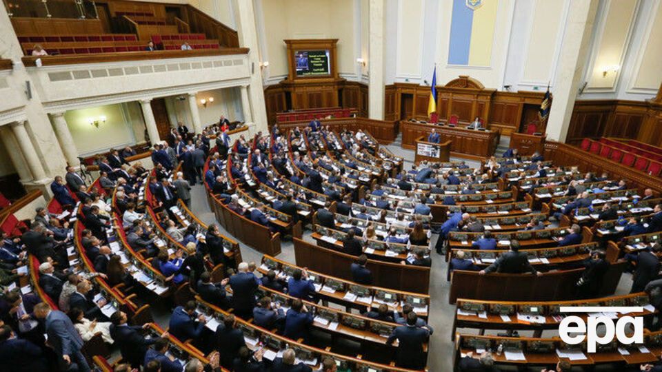 Рада отменила обязательную отработку для бюджетников