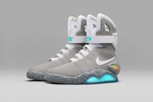 Nike выпустила 89 пар самошнурующихся кроссовок