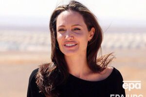 Джоли обратилась к психотерапевту, чтобы помочь детям пережить ее развод с Питтом - СМИ