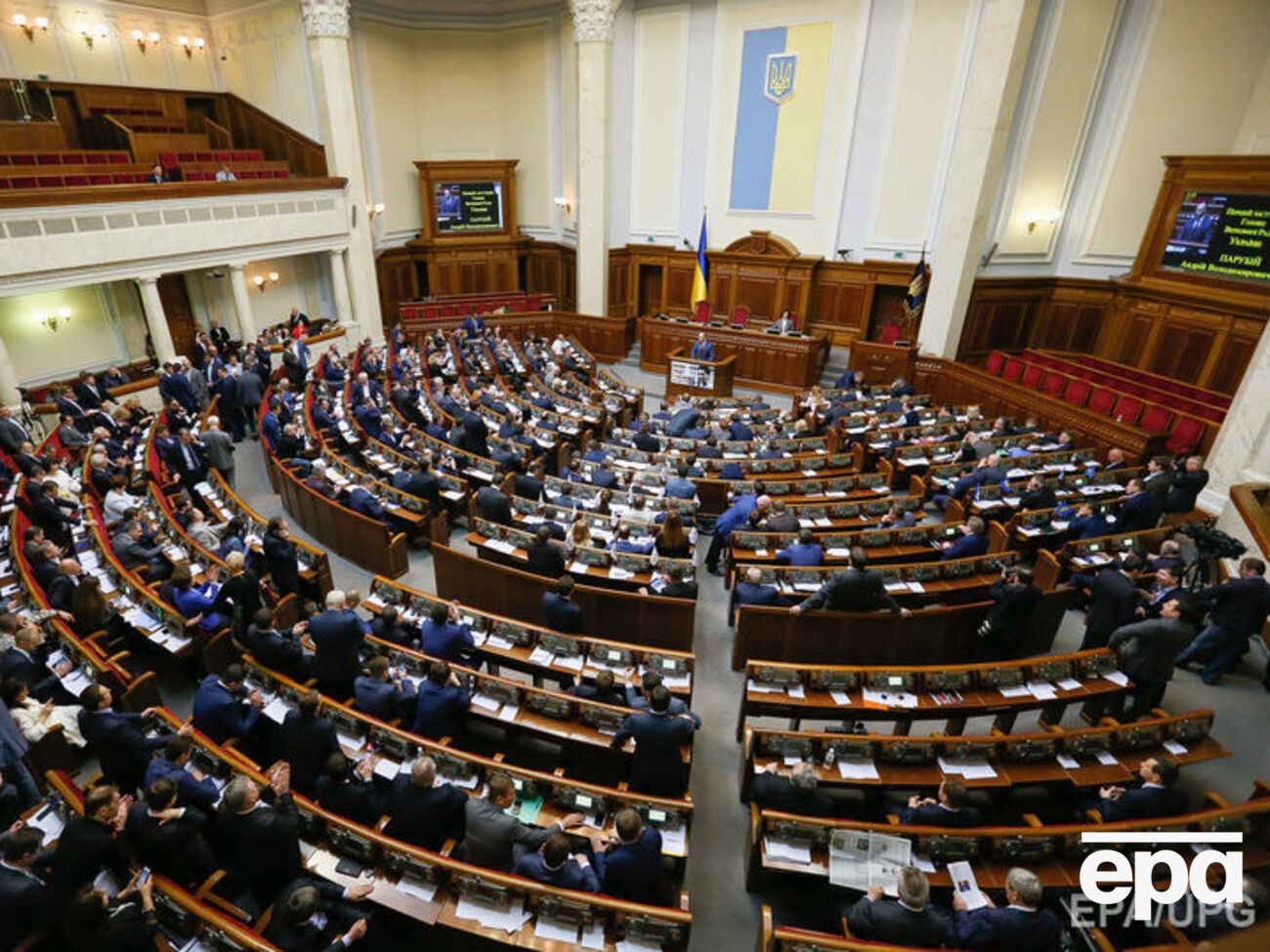 Яременко отметил, что Рада не должна принимать решение о введении визового режима с РФ