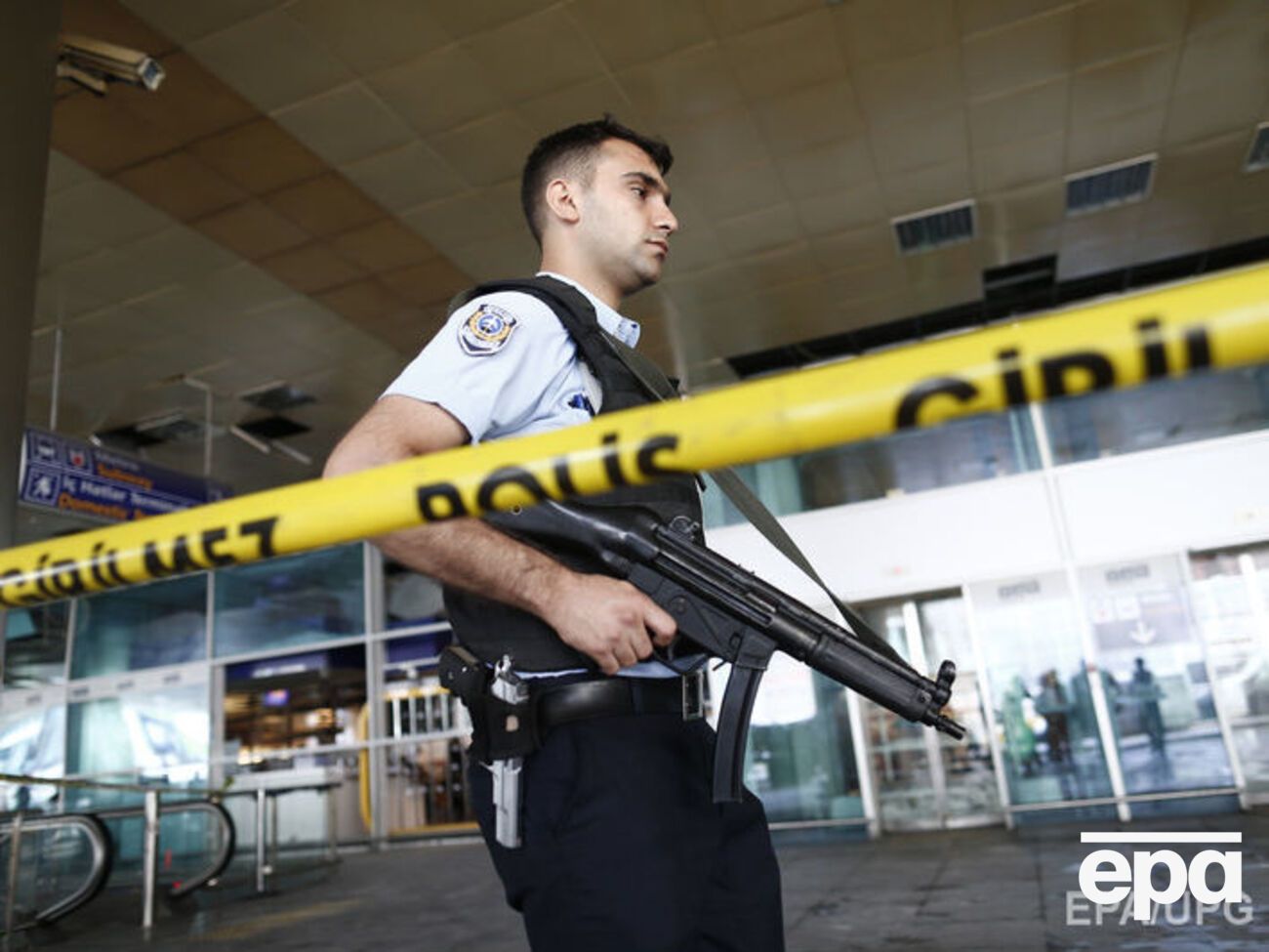 В районе аэропорта Ататюрка произошел взрыв