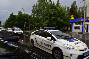 Полицейские повредили колесо машины убегавших