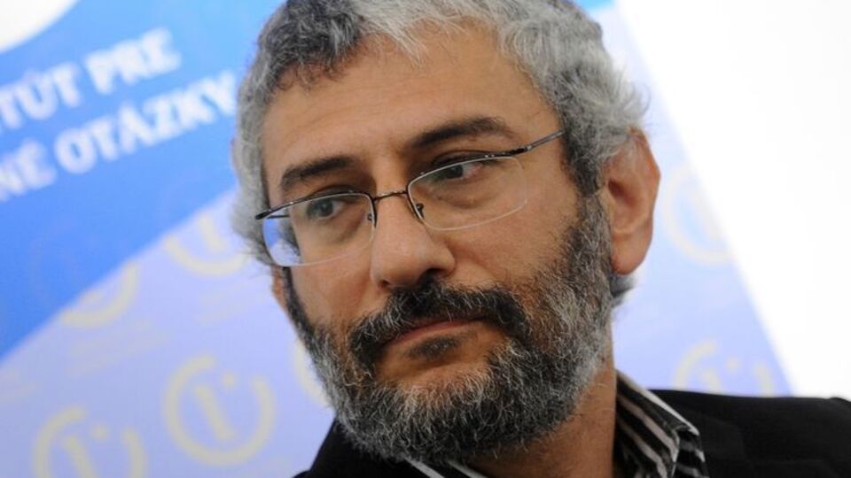 Месежников: Россия ведет себя так, что рассматривать смягчение санкций совершенно странно