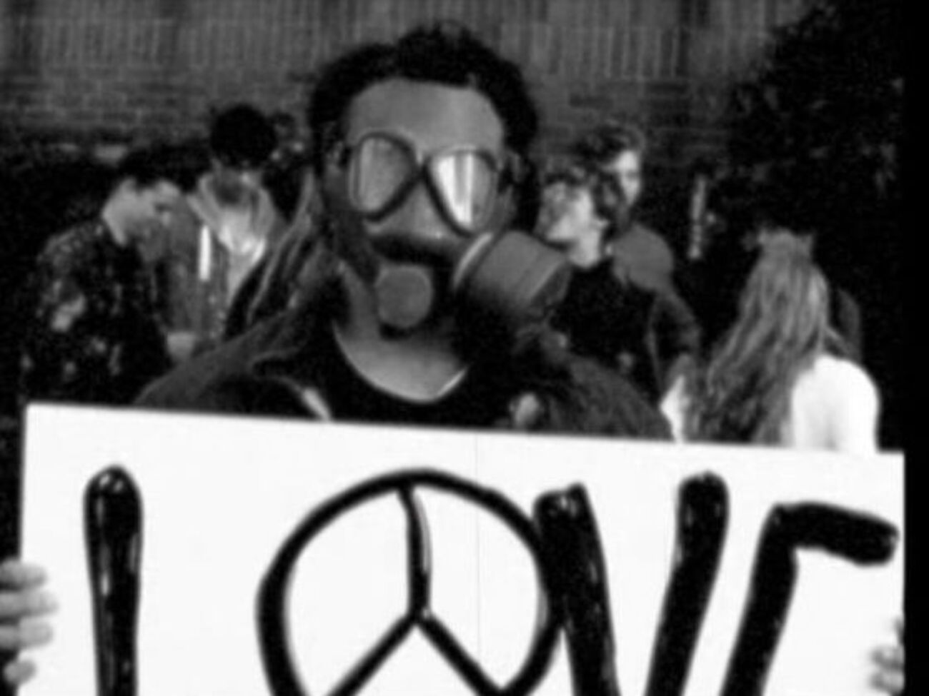 Pink Floyd выпустили пацифистский клип