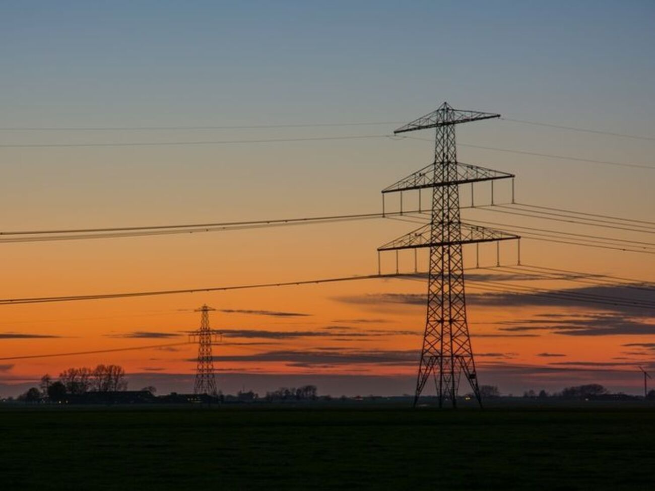 В "Укрэнерго" допускают, что населению придется ограничить подачу электричества
