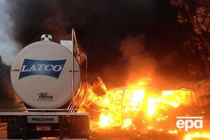 Автобус загорелся после столкновения с грузовиком