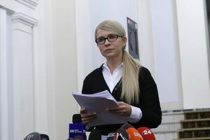 Тимошенко заявила, что президент, премьер и министры получают до 100 тыс. грн зарплаты