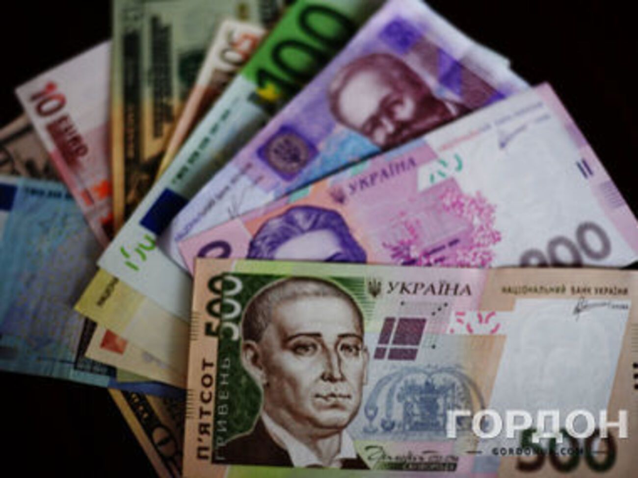 В среднем на одного жителя Украины приходится 65 банкнот
