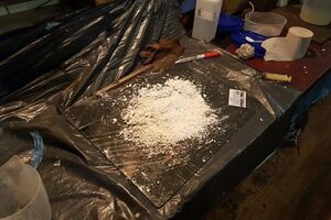 Некоторые наркотики злоумышленники изготавливали в собственной лаборатории