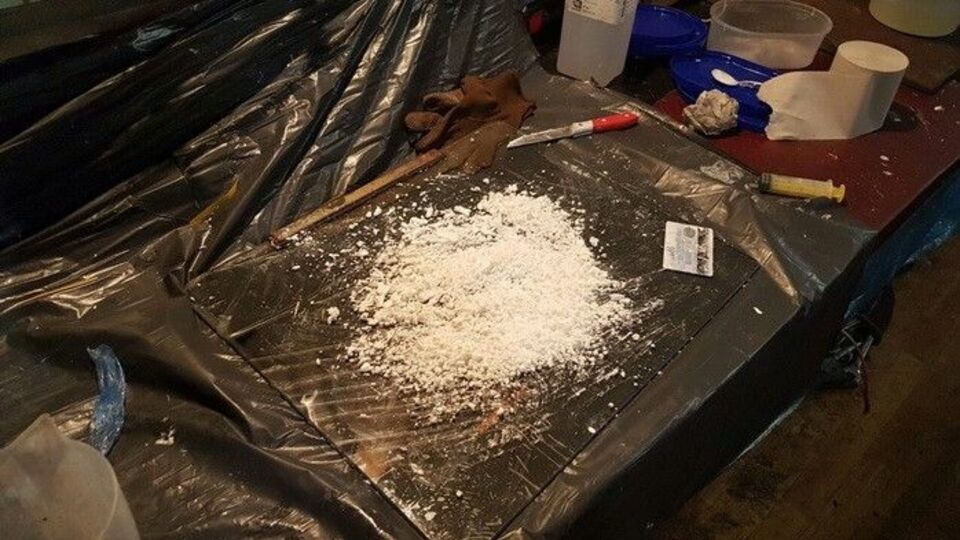 Некоторые наркотики злоумышленники изготавливали в собственной лаборатории