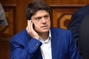 Суд запретил нардепу Виннику выезжать за пределы Украины