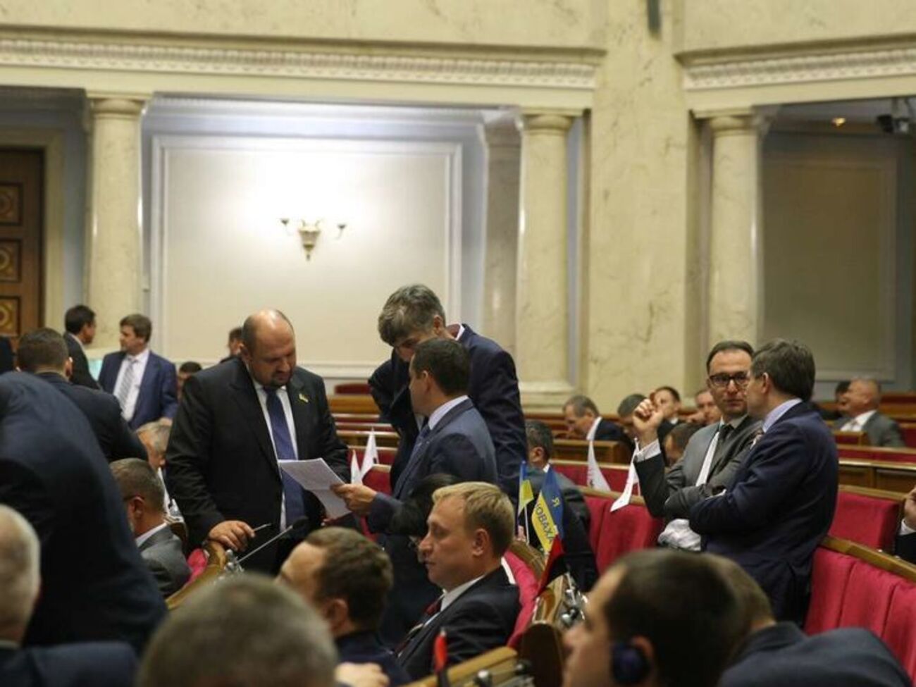 Народные депутаты задекларировали почти 12 млрд грн