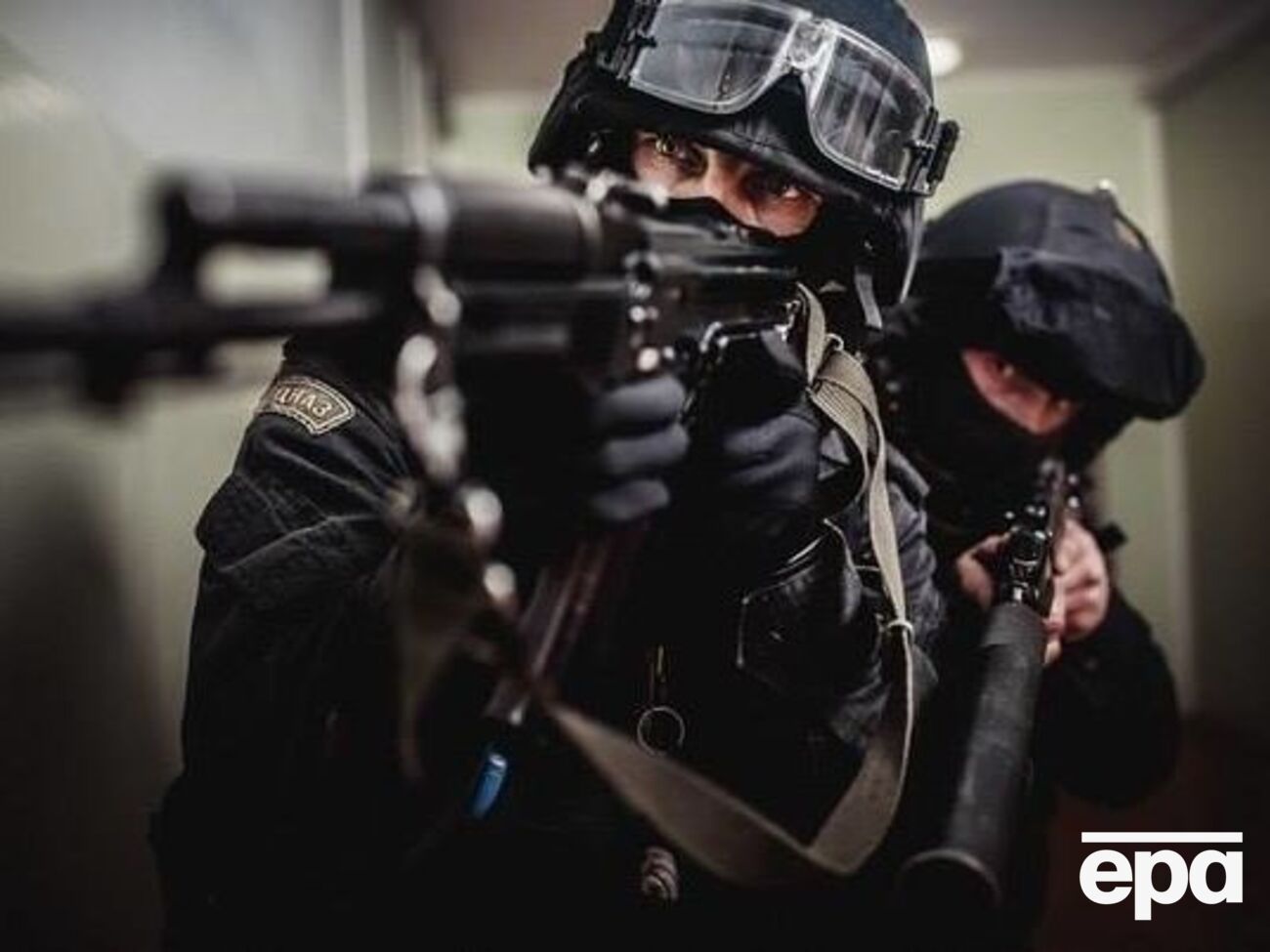 Российские спецслужбы задержали в Севастополе троих "украинских диверсантов"