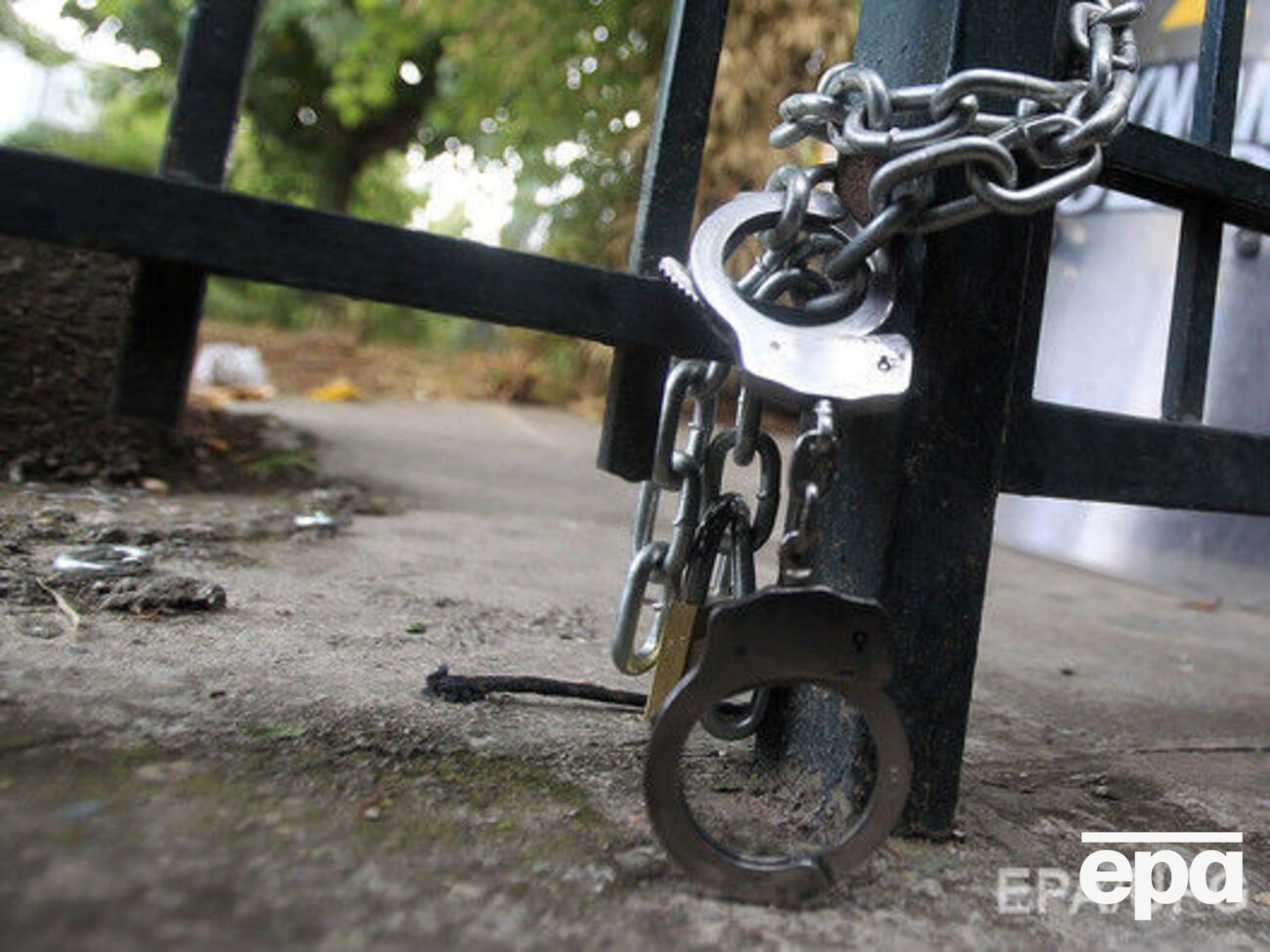 Подвластный РФ крымский суд арестовал "украинских диверсантов"