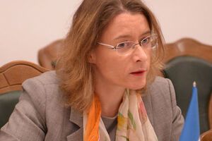 Посол Дюмон: Мы следим очень внимательно, активно за арестованным в РФ Сущенко