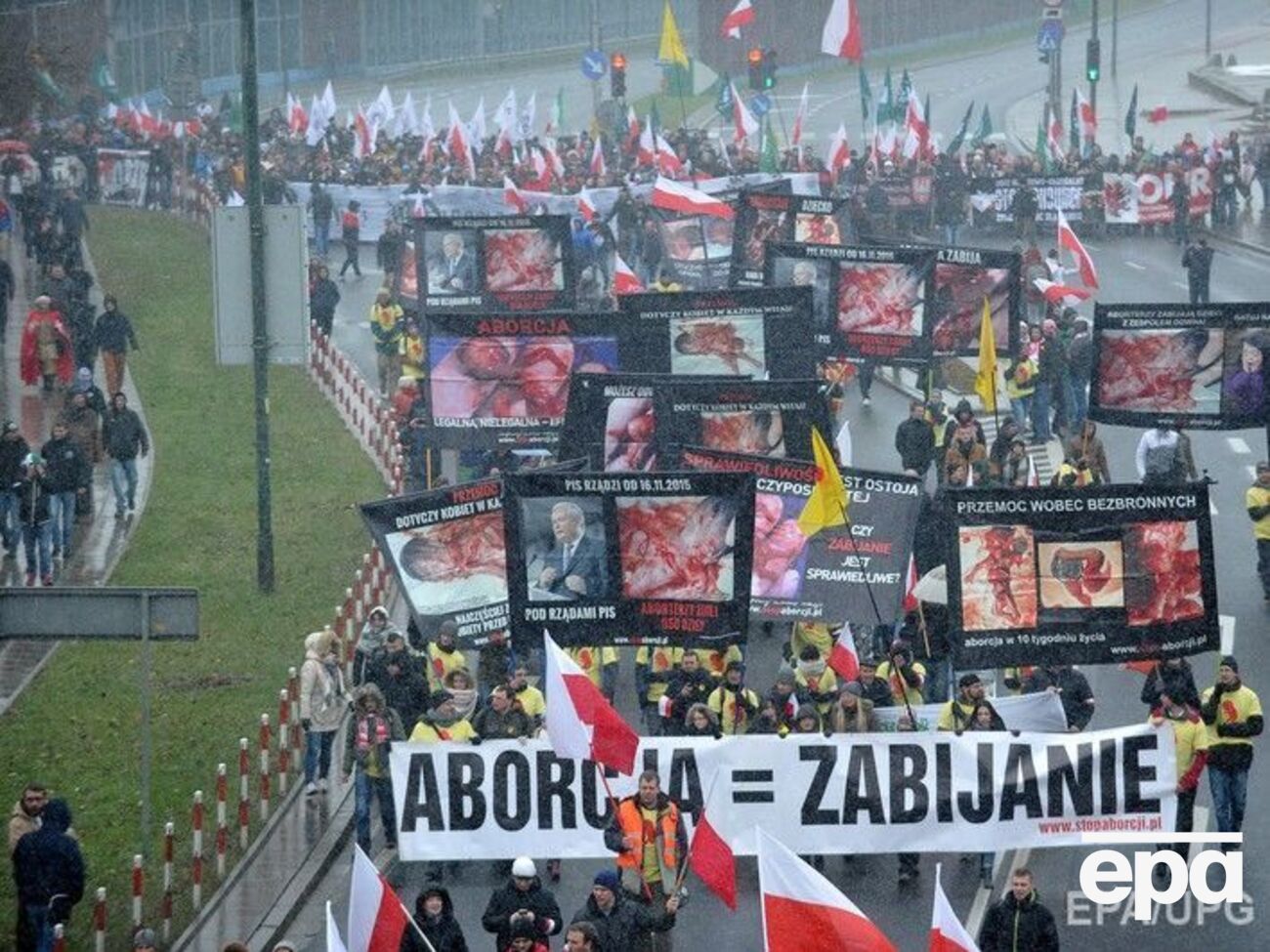 Десятки тысяч человек митинговали сегодня в Варшаве
