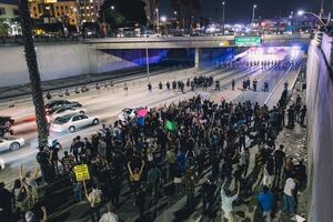 Протесты против Трампа прошли в Лос-Анджелесе и Окленде