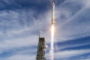 Взлет ракеты-носителя Atlas V