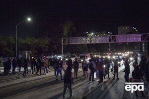 В некоторых городах США непрерывно идут митинги противников нового президента