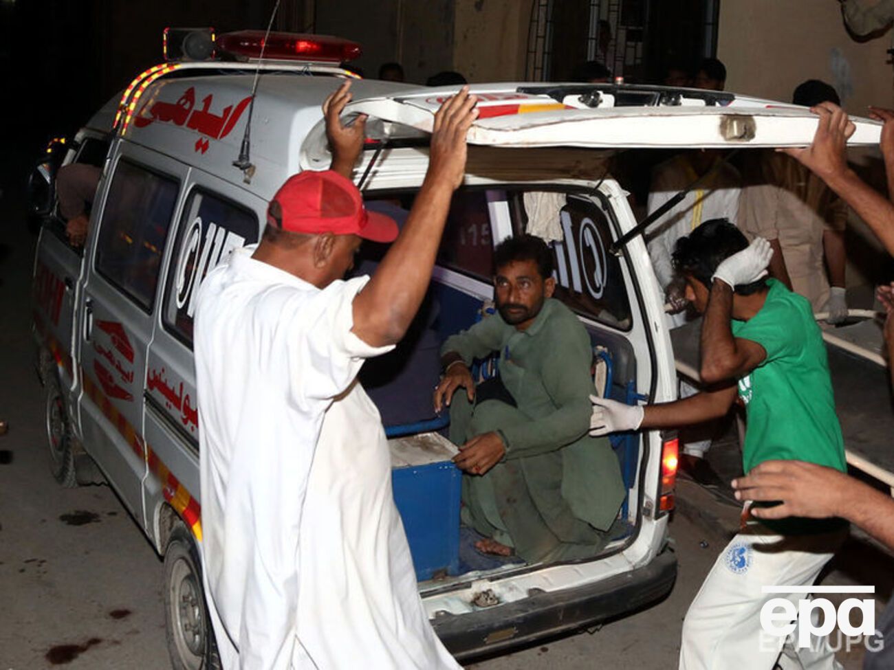 На место происшествия направлено 50 машин скорой помощи