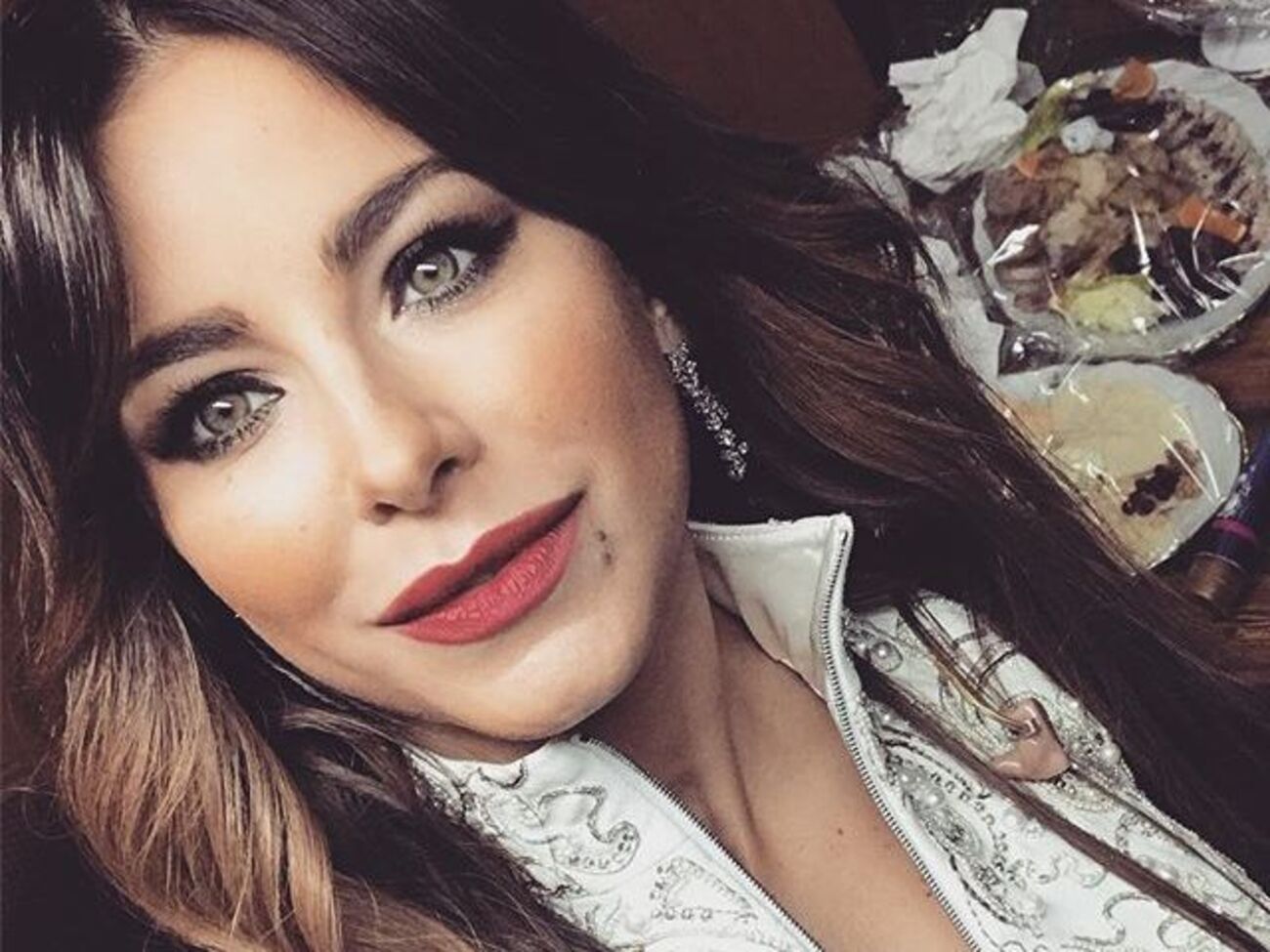 Ани Лорак: Сегодня наш день! Только все самое вкусное! Подарки и сюрпризы!