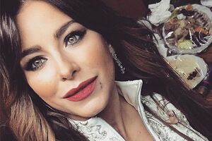 Ани Лорак: Сегодня наш день! Только все самое вкусное! Подарки и сюрпризы!