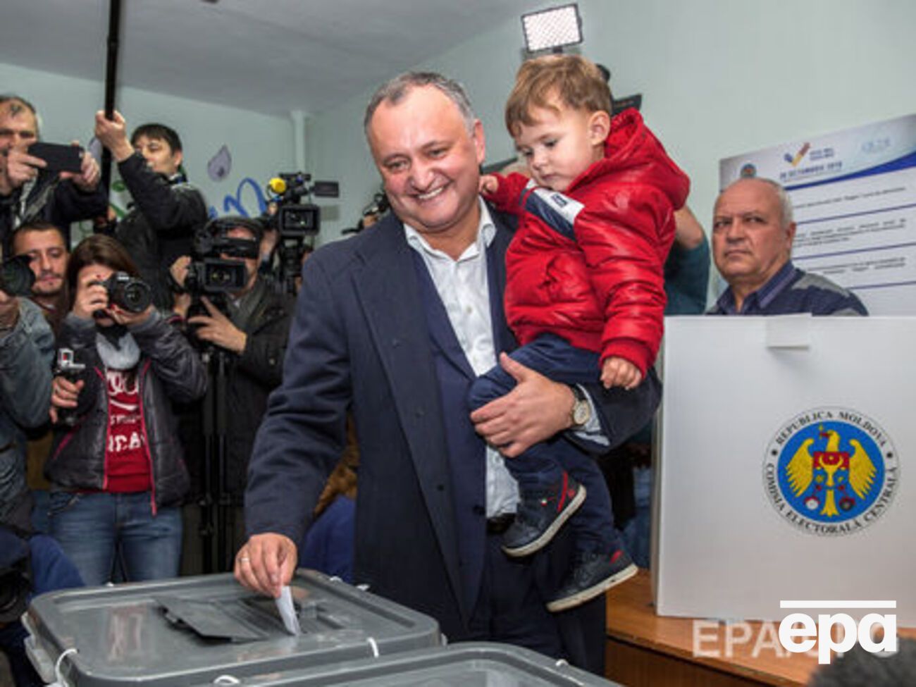 Додон: Впервые за последние семь лет промолдавские силы объединились и проголосовали за дружбу с Россией