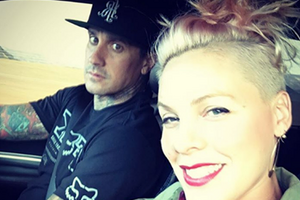 Pink родит супругу второго ребенка