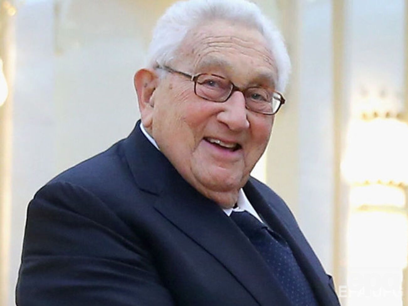 Киссинджер призвал предоставить Донбассу автономию, которая позволит региону влиять на оборонную политику Киева