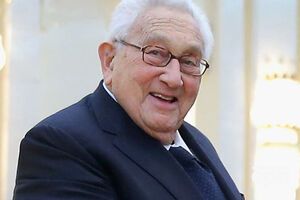 Киссинджер призвал предоставить Донбассу автономию, которая позволит региону влиять на оборонную политику Киева