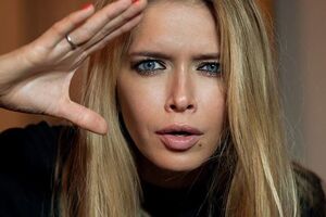 Брежнева: Металлический мост бился током, а я шла по нему босиком