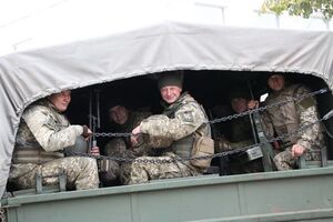 Военные получают смс с призывом не подчиняться приказам
