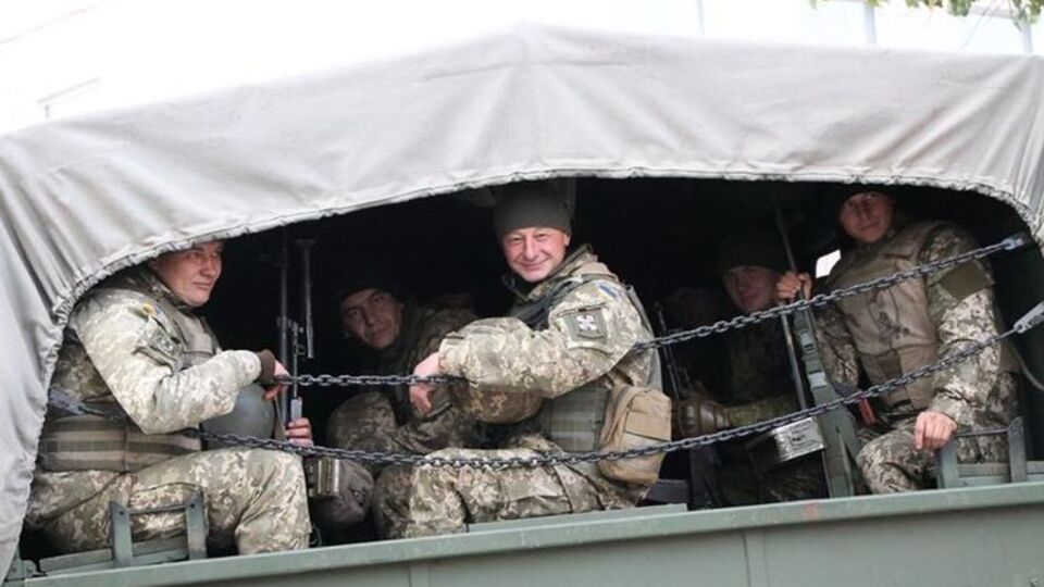 Военные получают смс с призывом не подчиняться приказам