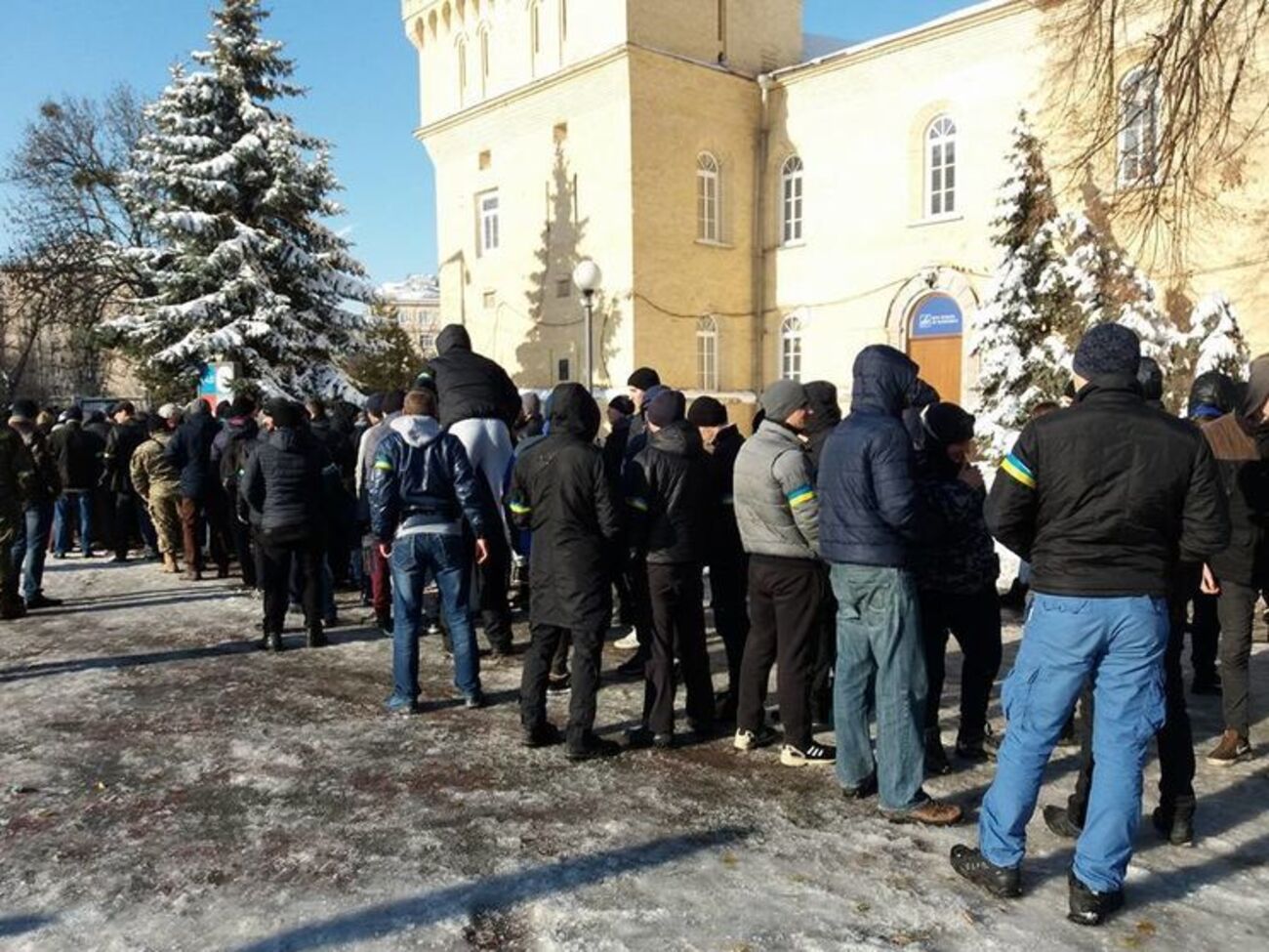 Гнап сообщил, что возле Мариинского парка собираются титушки