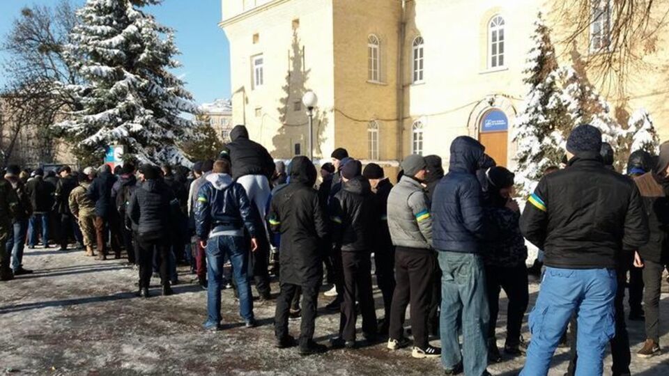 Гнап сообщил, что возле Мариинского парка собираются титушки