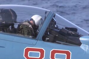 Авиация начала выполнять боевые вылеты с "Адмирала Кузнецова"
