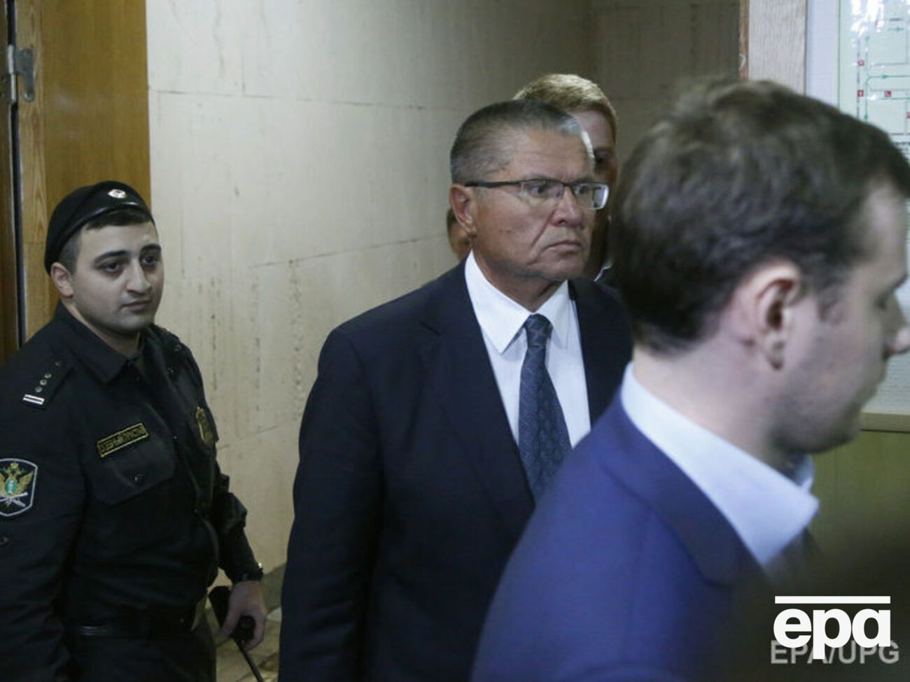 Улюкаев в суде заявил, что не отказался, а воздержался от дачи показаний