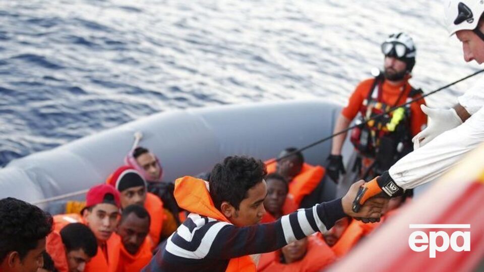 Одна из трех резиновых лодок перевернулась 14 ноября