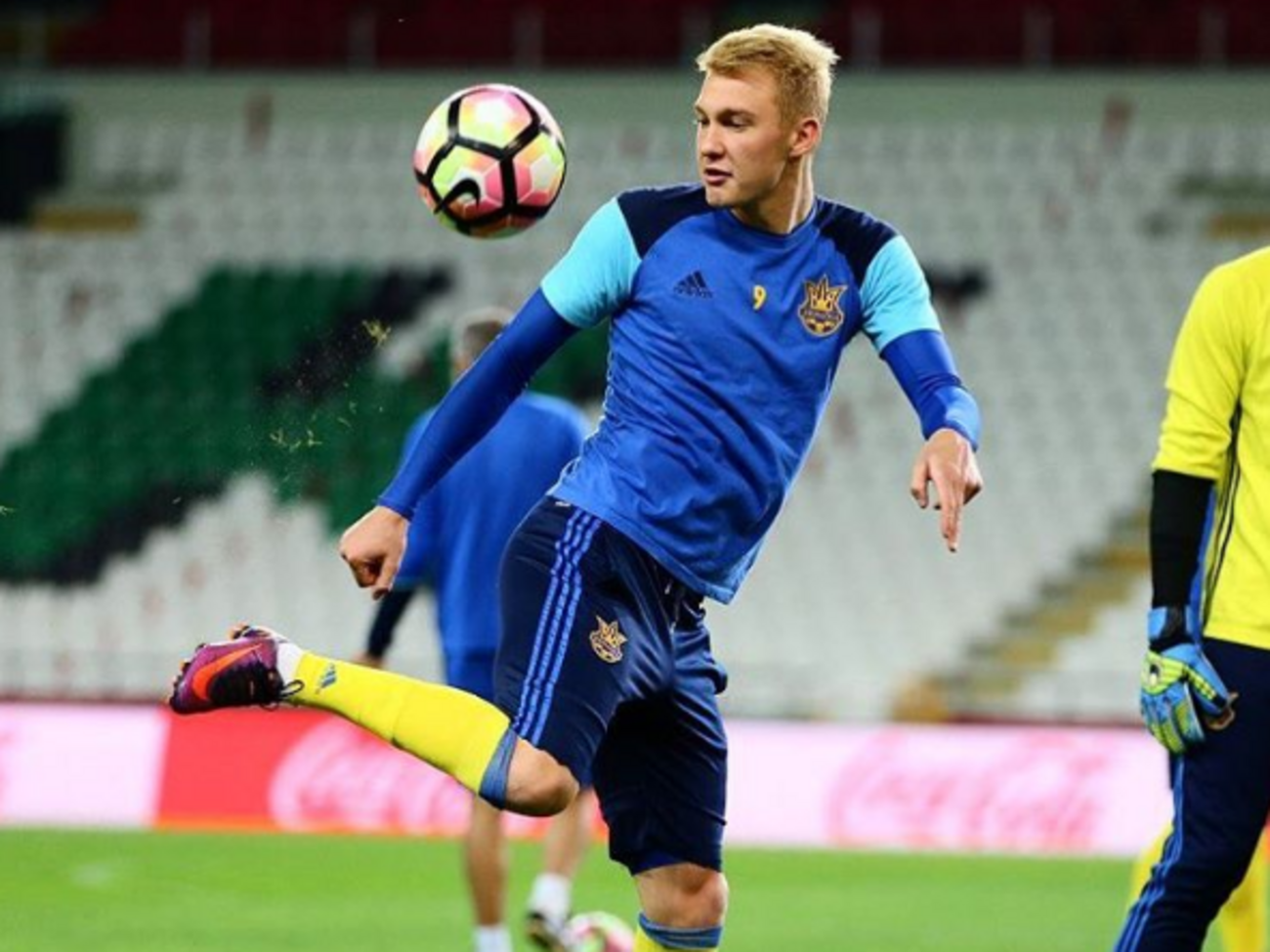 Коваленко посетил военный госпиталь в Харькове