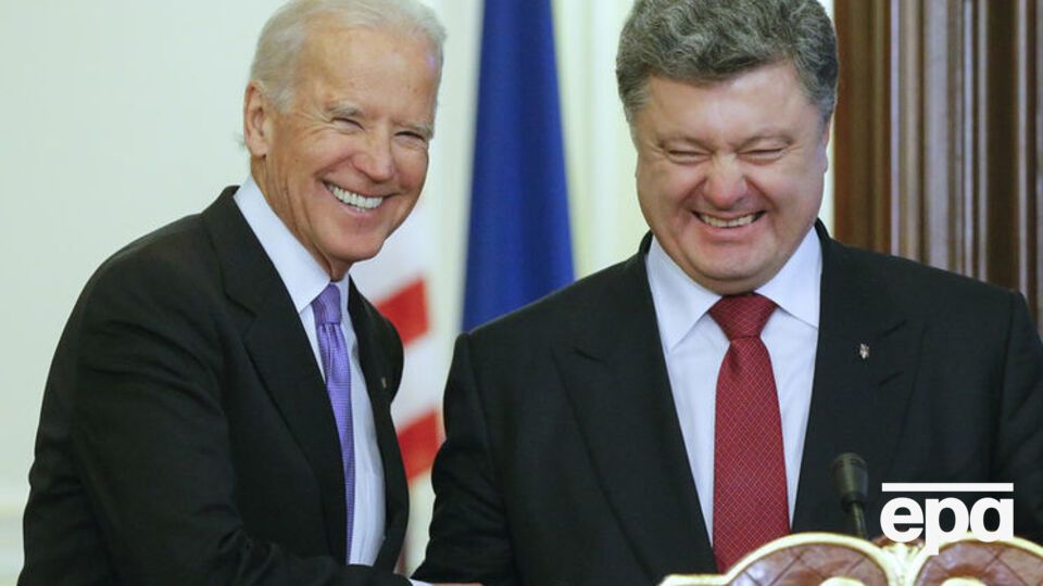 Байден и Порошенко поговорили о выполнении Россией Минских договоренностей