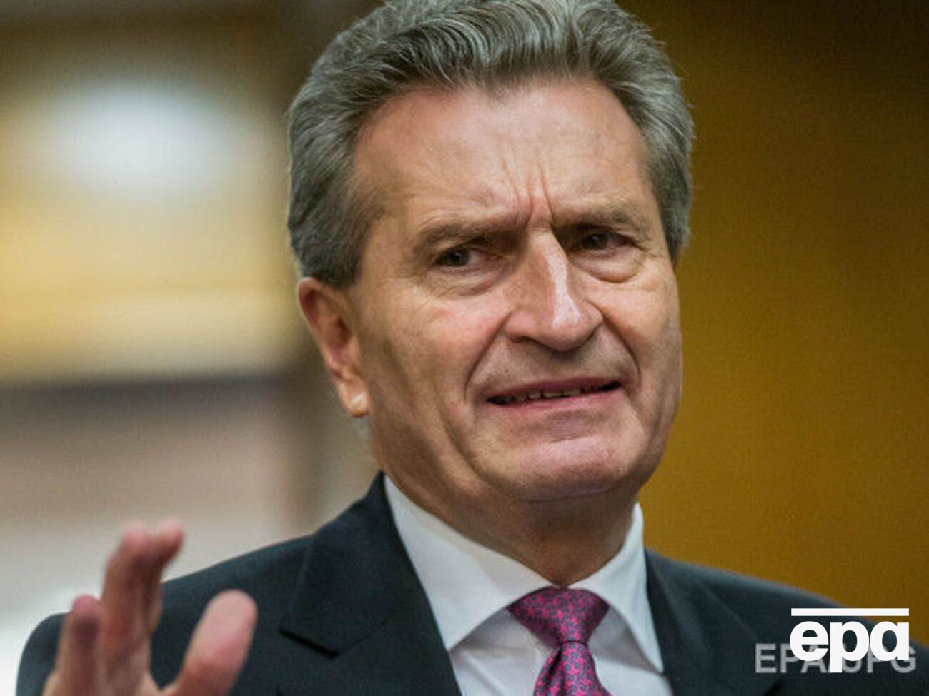 Эттингера обвиняют в нарушении этических норм