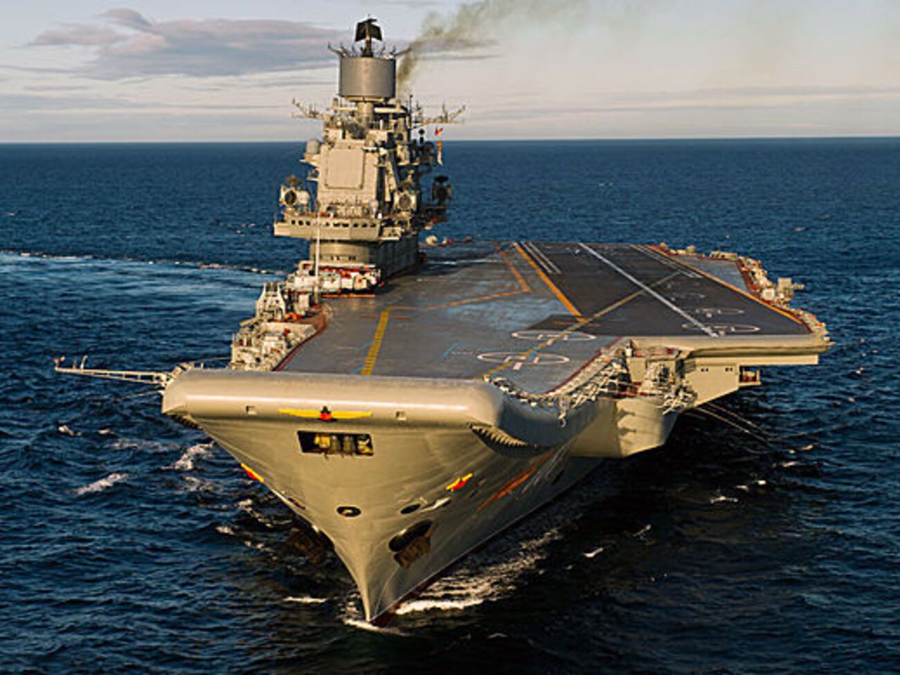 "Адмирал Кузнецов" находится в Средиземном море с начала ноября