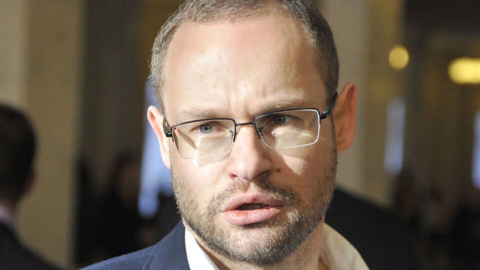 Павел Пинзеник: Да так скоро народные депутаты закончатся. 423 народных депутата, нас максимум на год хватит