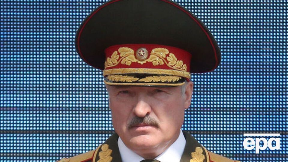 Лукашенко уверен, что России не нужен разрушенный Донбасс