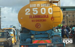 Бензовоз ехал из портового города Бейра (Мозамбик) в Малави