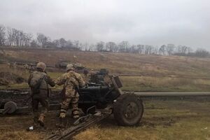 Незаконные вооруженные формирования обстреливают украинские позиции из запрещенного Минскими соглашениями оружия, заявил Павел Жебривский