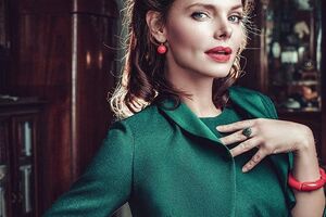 Боярская примерила разные образы