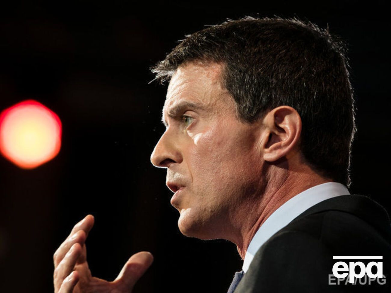 Вальс допустил, что Ле Пен может стать президентом Франции