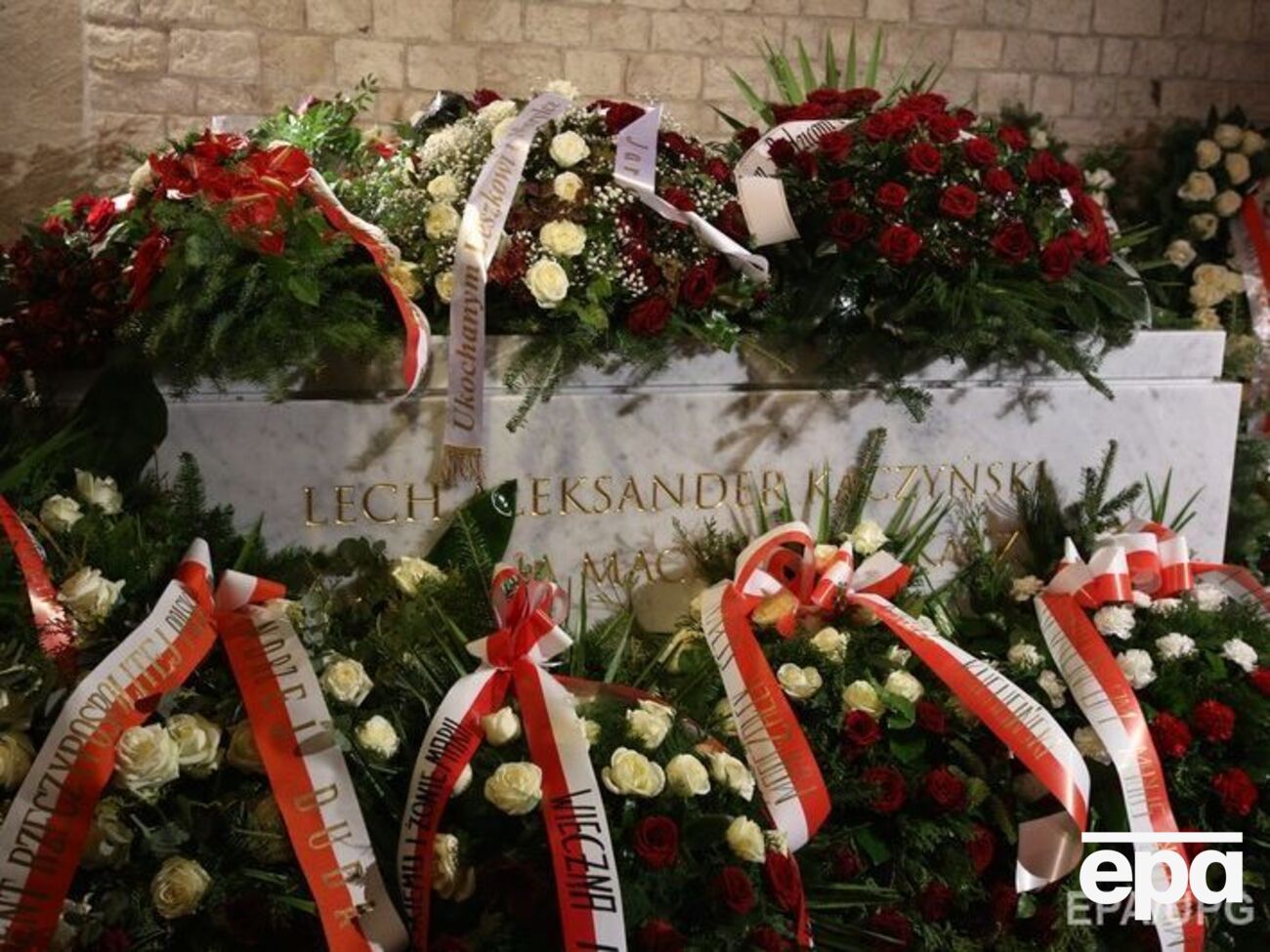 Экс-президента Польши Качиньского и его супругу повторно похоронили в Кракове