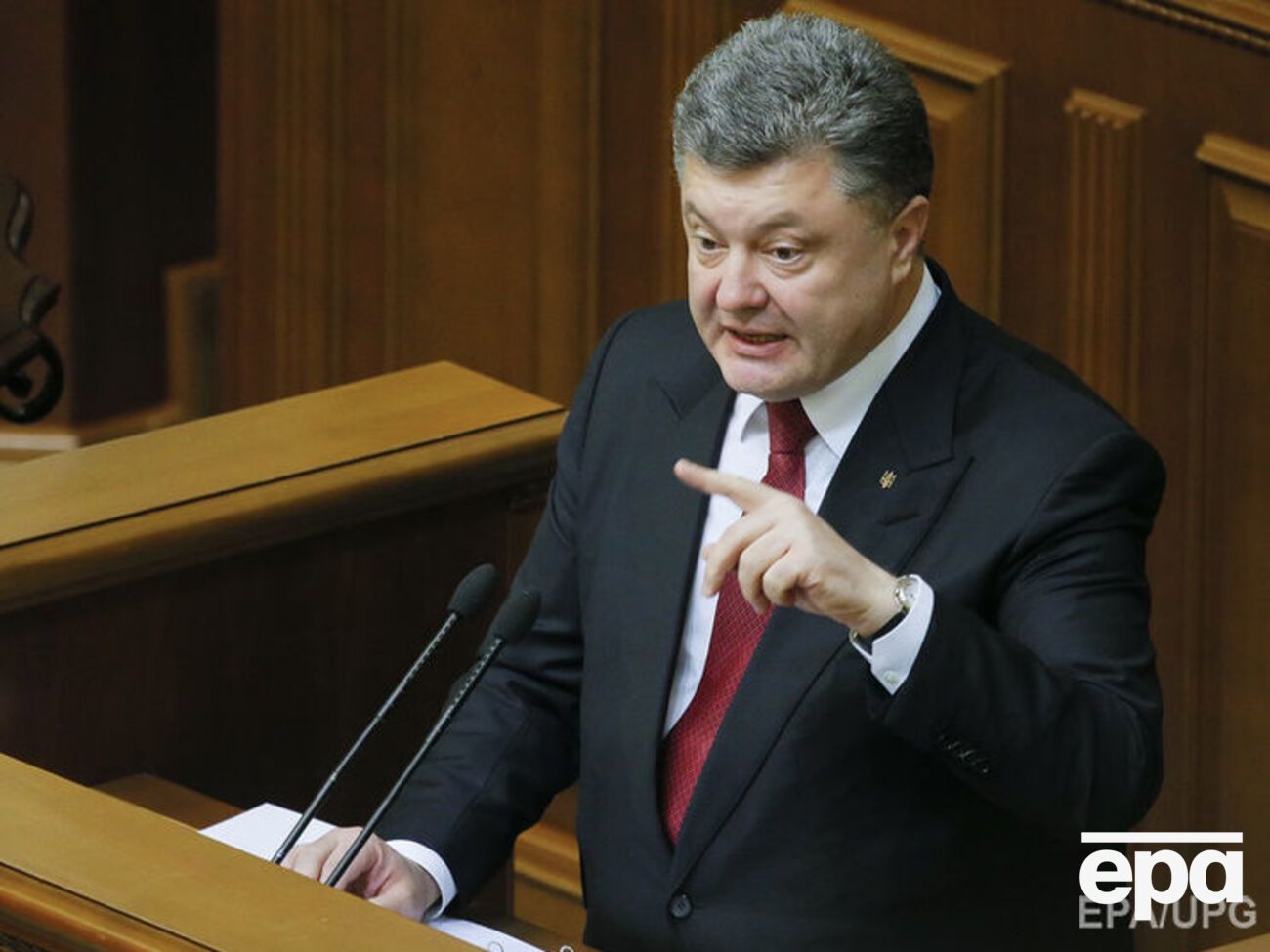 Порошенко должен был дать показания по делу Евромайдана в середине августа